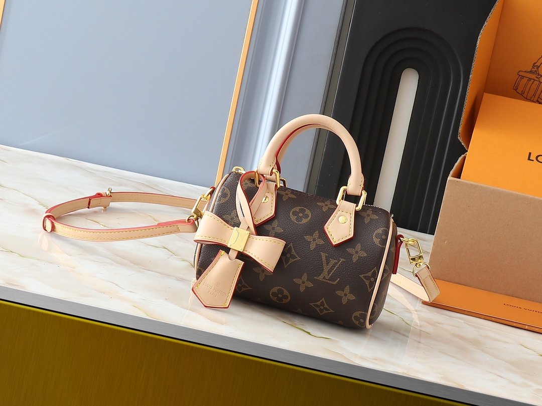 217EE7C4-F7EE-8C00-FBC2-599E653510D0