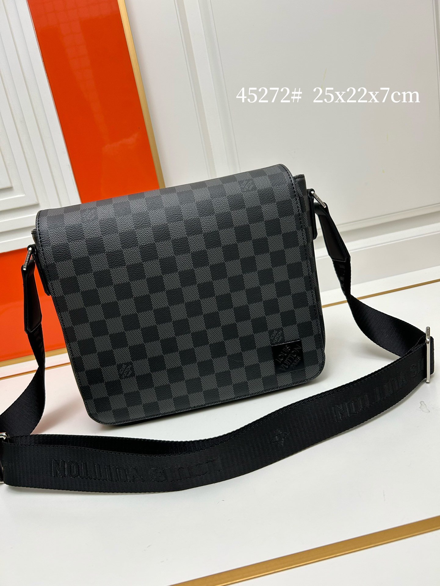 40A46974-1BE4-DA3C-33BC-D5F5860C5EA4